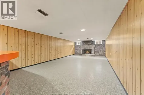 3299 Woodlawn Avenue Windsor ON N8W 2J1