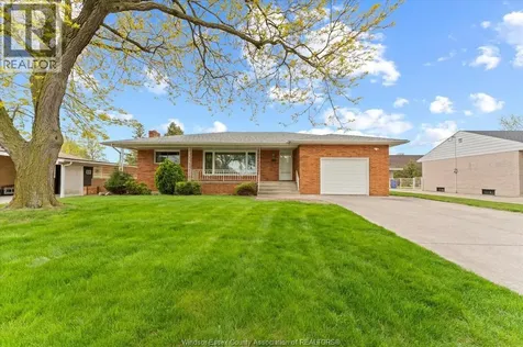 3299 Woodlawn Avenue Windsor ON N8W 2J1
