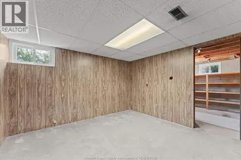 3299 Woodlawn Avenue Windsor ON N8W 2J1