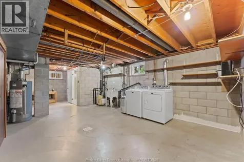 3299 Woodlawn Avenue Windsor ON N8W 2J1