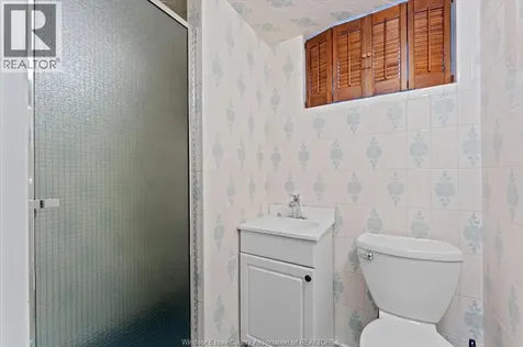 3299 Woodlawn Avenue Windsor ON N8W 2J1