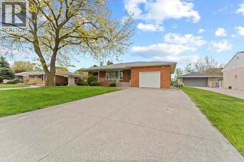 3299 Woodlawn Avenue Windsor ON N8W 2J1