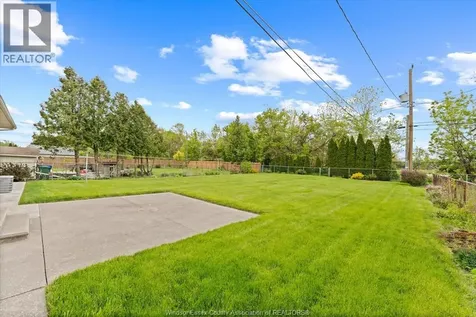 3299 Woodlawn Avenue Windsor ON N8W 2J1