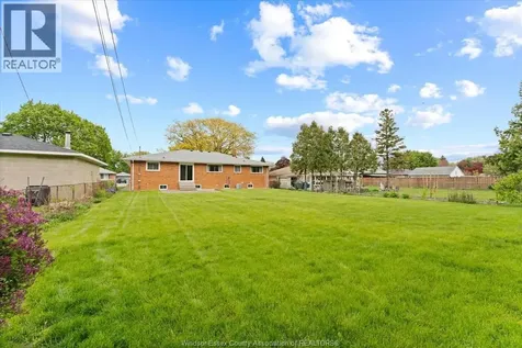 3299 Woodlawn Avenue Windsor ON N8W 2J1