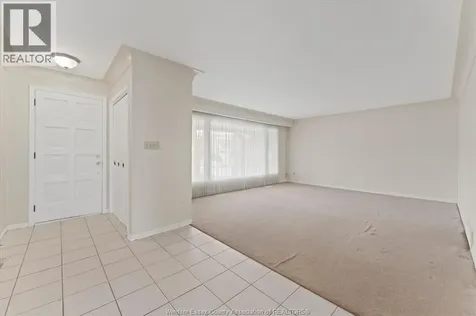3299 Woodlawn Avenue Windsor ON N8W 2J1