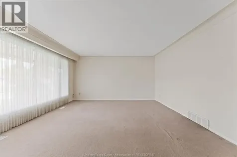3299 Woodlawn Avenue Windsor ON N8W 2J1