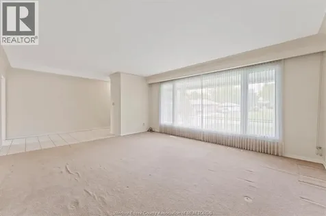 3299 Woodlawn Avenue Windsor ON N8W 2J1
