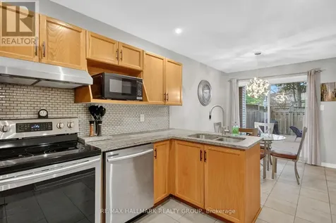 110 Hunter's Glen Crescent Ottawa ON K1T 3R1