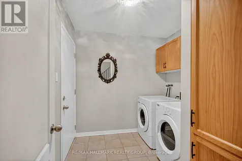 110 Hunter's Glen Crescent Ottawa ON K1T 3R1