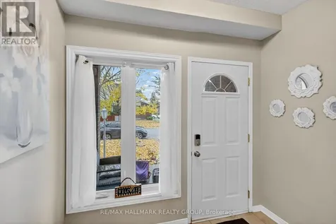 110 Hunter's Glen Crescent Ottawa ON K1T 3R1