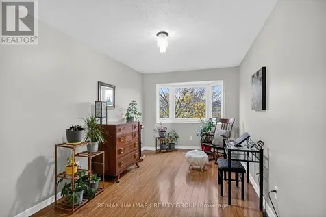 110 Hunter's Glen Crescent Ottawa ON K1T 3R1