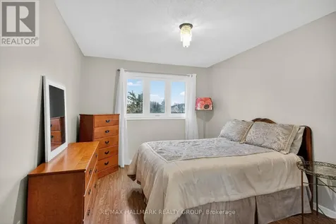 110 Hunter's Glen Crescent Ottawa ON K1T 3R1