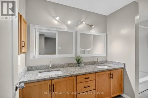 110 Hunter's Glen Crescent Ottawa ON K1T 3R1