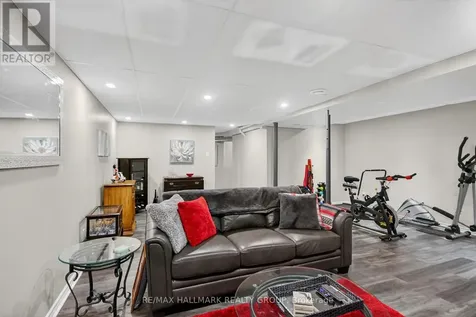 110 Hunter's Glen Crescent Ottawa ON K1T 3R1