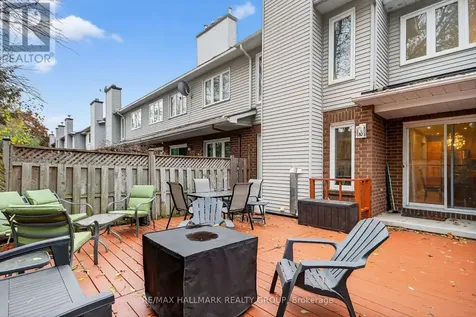 110 Hunter's Glen Crescent Ottawa ON K1T 3R1