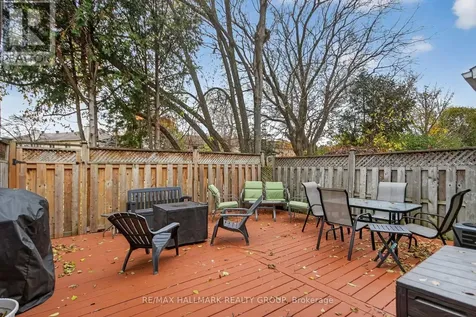 110 Hunter's Glen Crescent Ottawa ON K1T 3R1