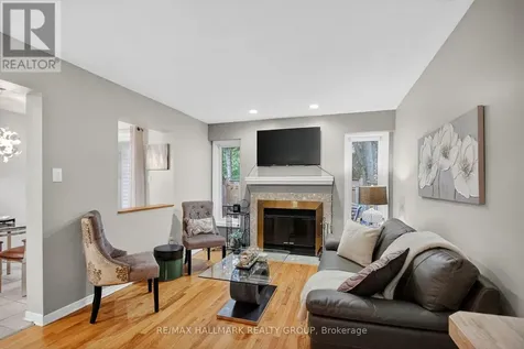 110 Hunter's Glen Crescent Ottawa ON K1T 3R1