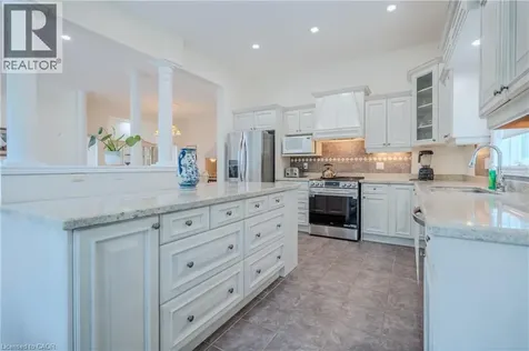 79 Moorland Crescent Ancaster ON L9K 1N7
