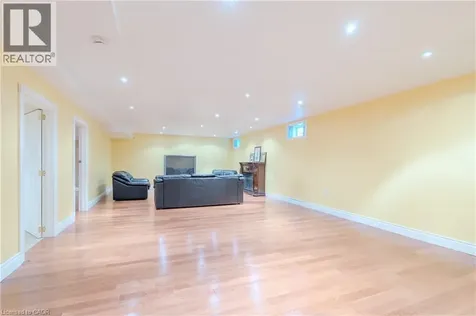 79 Moorland Crescent Ancaster ON L9K 1N7