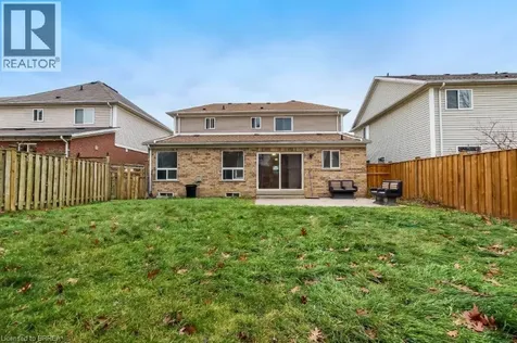 17 Stowe Terrace Brantford ON N3T 6P4