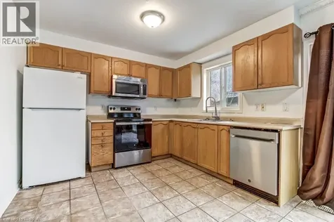 17 Stowe Terrace Brantford ON N3T 6P4