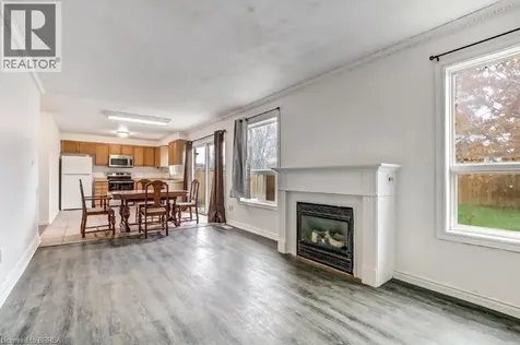 17 Stowe Terrace Brantford ON N3T 6P4