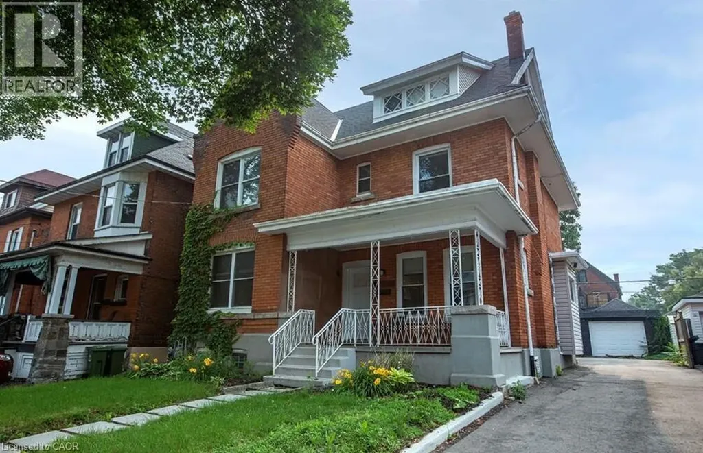 49 Fairleigh Avenue South Hamilton ON L8M 2K1