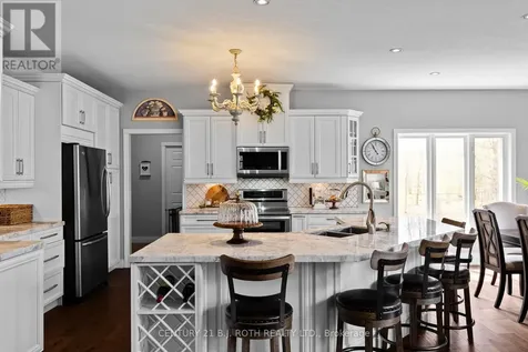 6 Hemlock Crescent Oro-medonte ON L0L 2L0