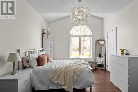 6 Hemlock Crescent Oro-medonte ON L0L 2L0