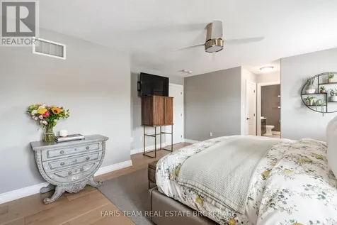 37 Lockerbie Crescent Collingwood ON L9Y 0Y9