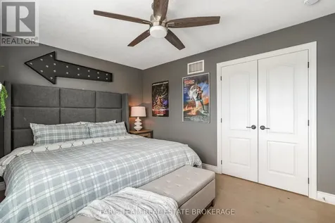 37 Lockerbie Crescent Collingwood ON L9Y 0Y9
