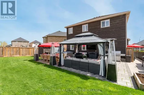 37 Lockerbie Crescent Collingwood ON L9Y 0Y9