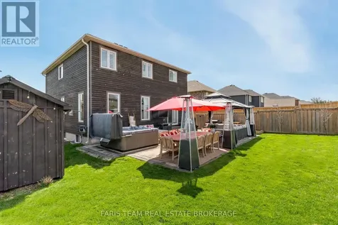 37 Lockerbie Crescent Collingwood ON L9Y 0Y9