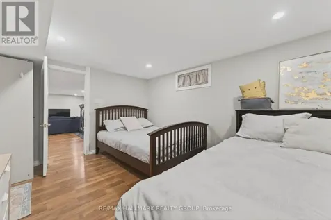 1081 Foley Avenue Ottawa ON K1G 2R4