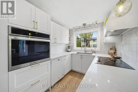 2333 Cotters Crescent Ottawa ON K1V 8Y7