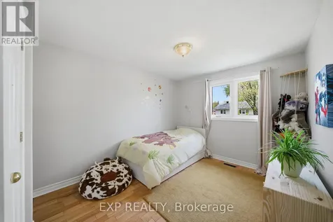 2333 Cotters Crescent Ottawa ON K1V 8Y7