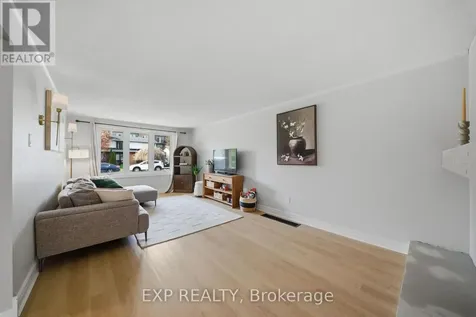 2333 Cotters Crescent Ottawa ON K1V 8Y7