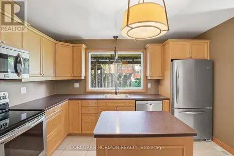 34 Yule Place Kitchener ON N2B 2J8
