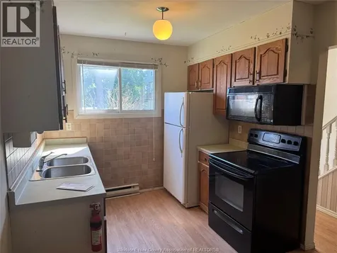 2649 Vine Court Windsor ON N8T 2X3