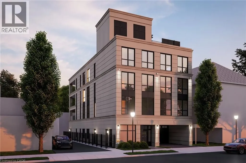 132 Dunn Street Oakville ON L6J 3E2