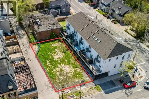 132 Dunn Street Oakville ON L6J 3E2
