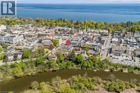 132 Dunn Street Oakville ON L6J 3E2