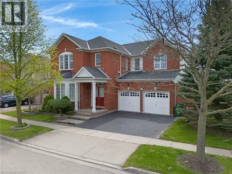 27 Glazebrook Crescent Cambridge ON N1T 2H7