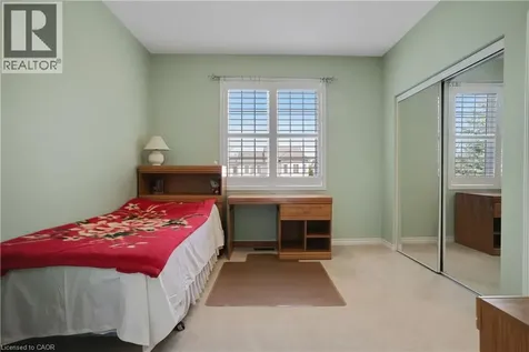 27 Glazebrook Crescent Cambridge ON N1T 2H7