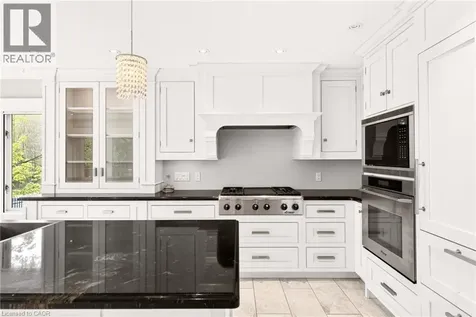 1670 Medad Springs Court Burlington ON L8P 0B7