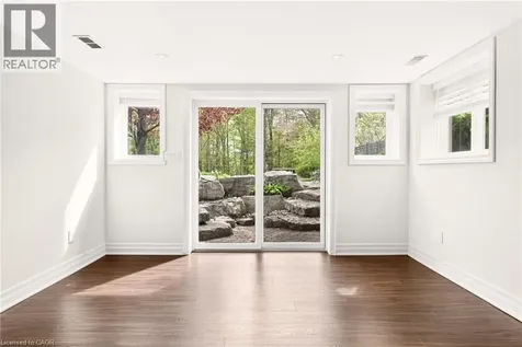 1670 Medad Springs Court Burlington ON L8P 0B7