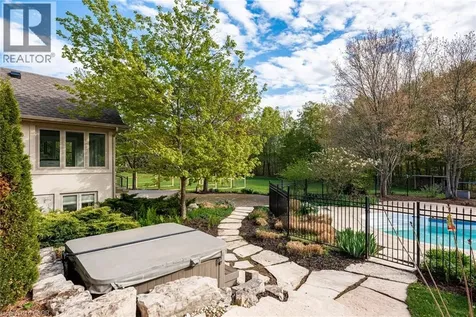 1670 Medad Springs Court Burlington ON L8P 0B7