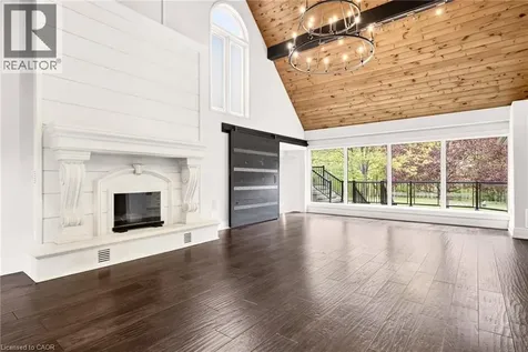 1670 Medad Springs Court Burlington ON L8P 0B7