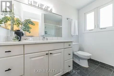 1836 Lorraine Avenue Ottawa ON K1H 6Z8