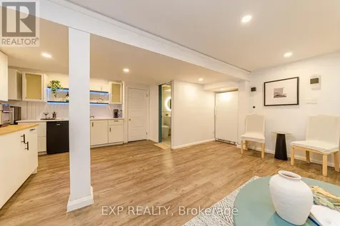 1836 Lorraine Avenue Ottawa ON K1H 6Z8